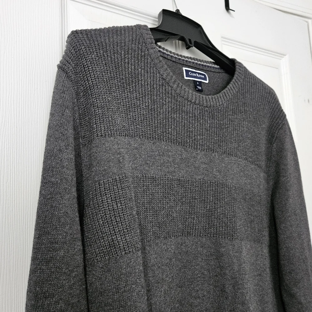 Sale: Men’s Gray Crewneck Sweater - Large